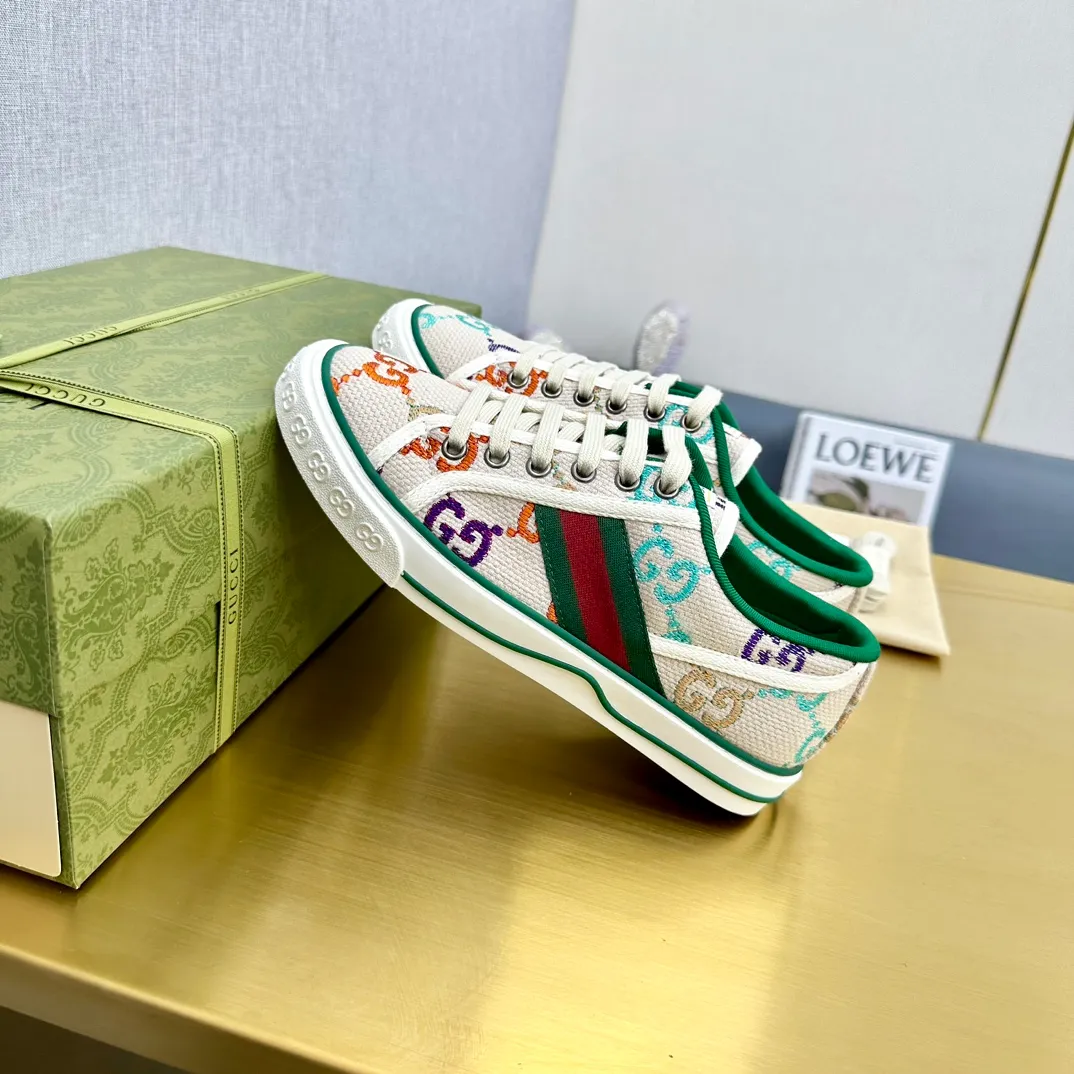 👟👟Ex-factory price 440👟👟 GUCCI 2020 latest classic 1977 low-top double G canvas shoes, original purchase, 1:1 development, original lasting process. Size: 35-45/45. Customized items are non-returnable and must be paid first. . ...new version complete package...
